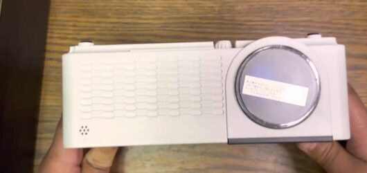 Does this BJH HD projector actually do AirPlay?