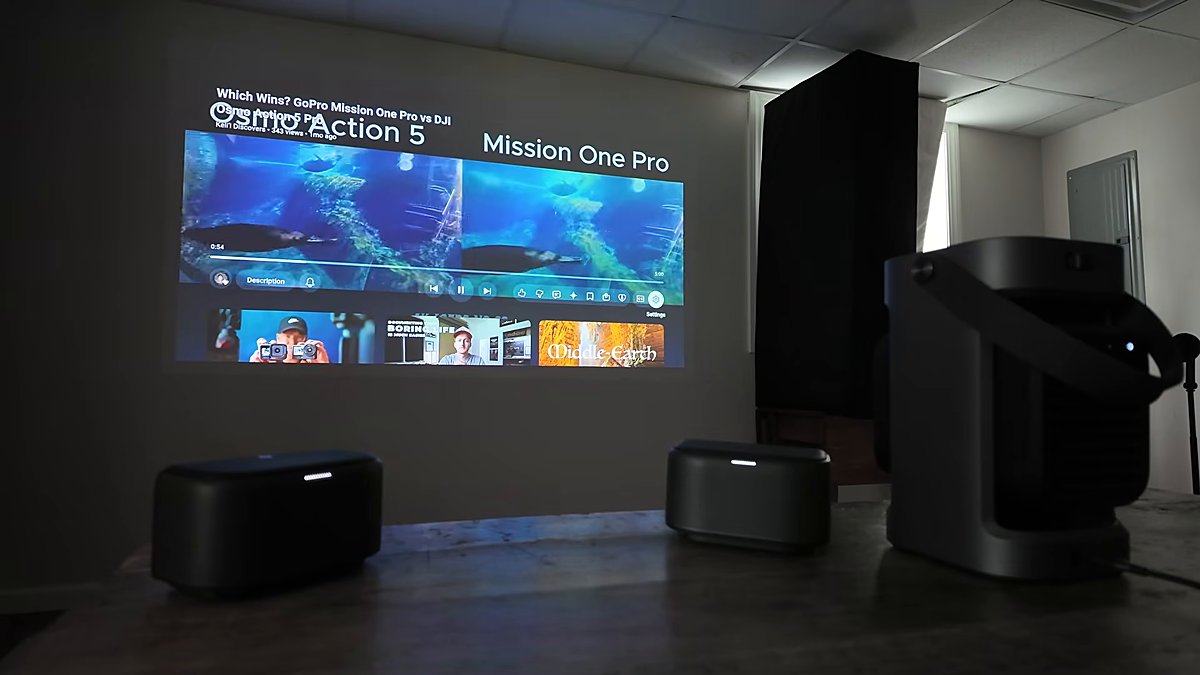Nebula P1 projecting with speakers detached and power connected