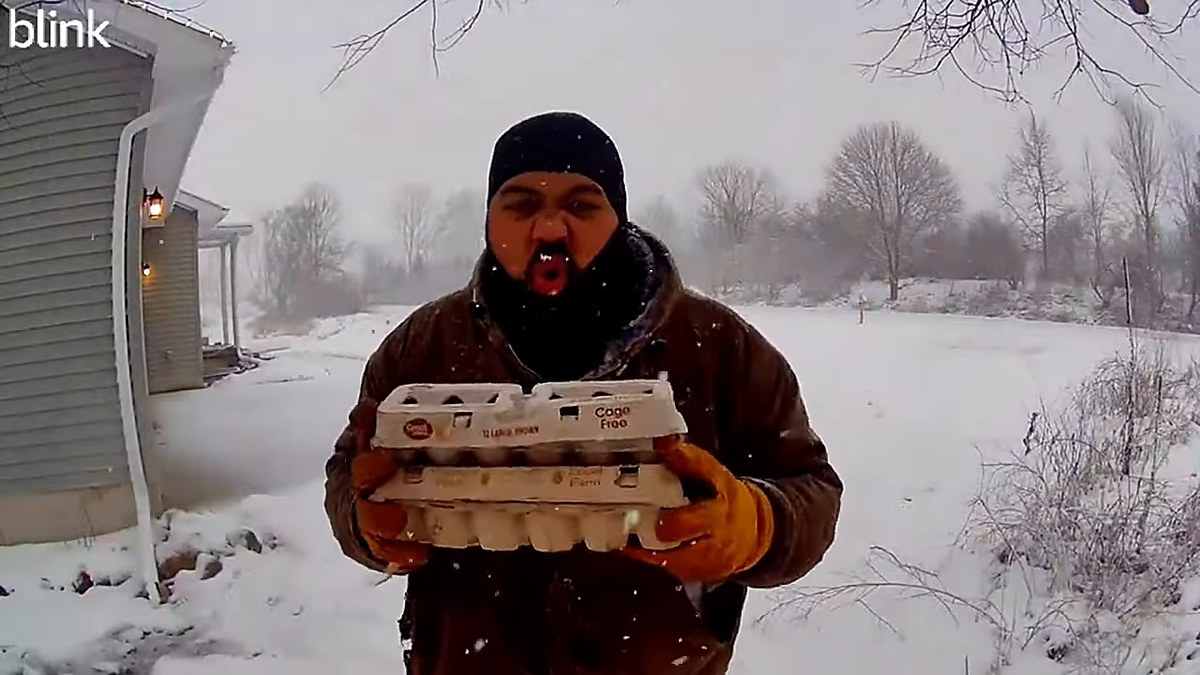 Blink Outdoor camera snowy-yard side-by-side compare from the Eufy four-issues video